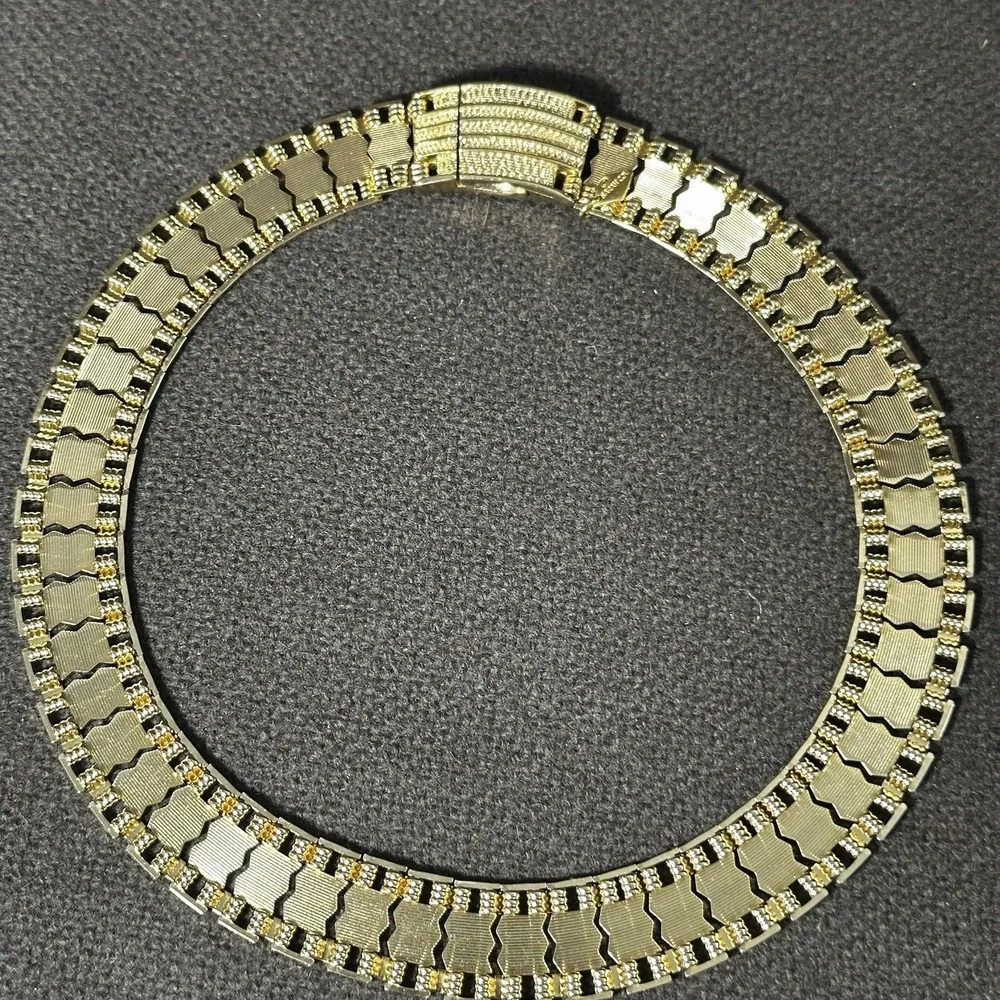 Vintage Sarah Coventry Gold Tone Reversible Turn-A-Bout Wide Necklace, Signed